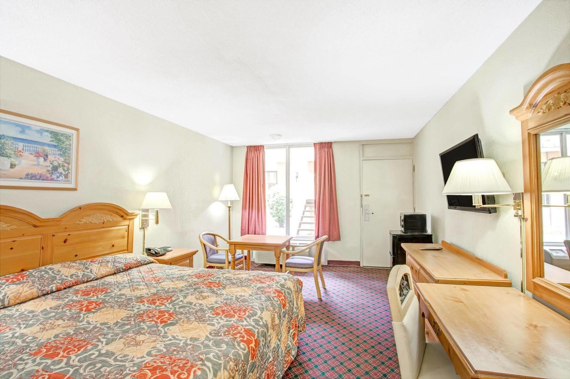 Knights Inn Memphis Airport Εξωτερικό φωτογραφία