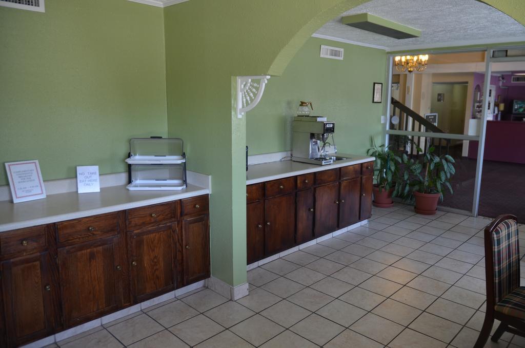 Knights Inn Memphis Airport Εξωτερικό φωτογραφία